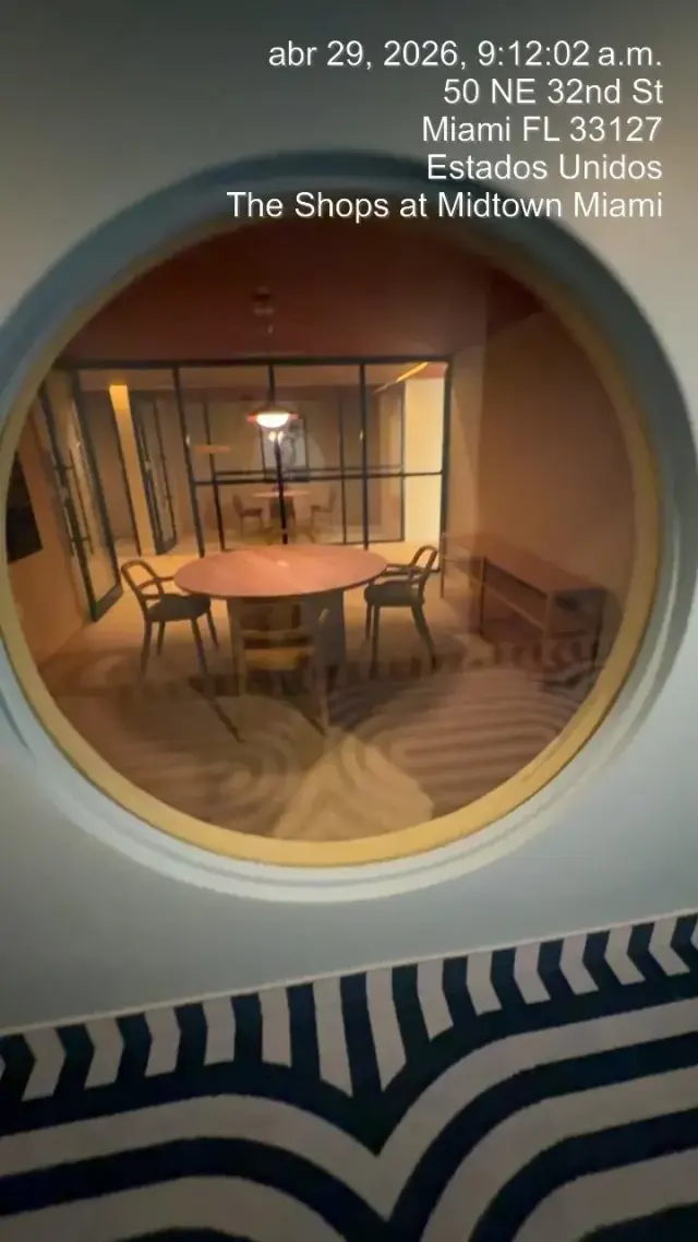 Round window interior detail, Midtown Miami